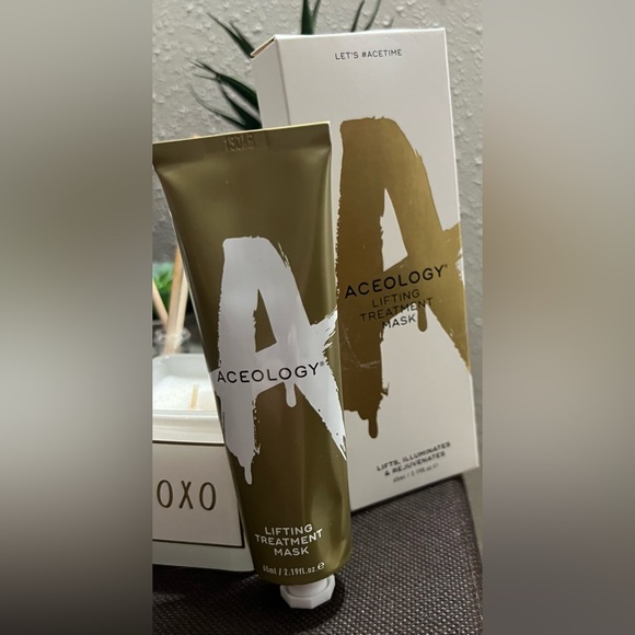 ✨NEW IN BOX✨ Never been used✨ ACEOLOGY lifting treatment mask - Picture 3 of 5